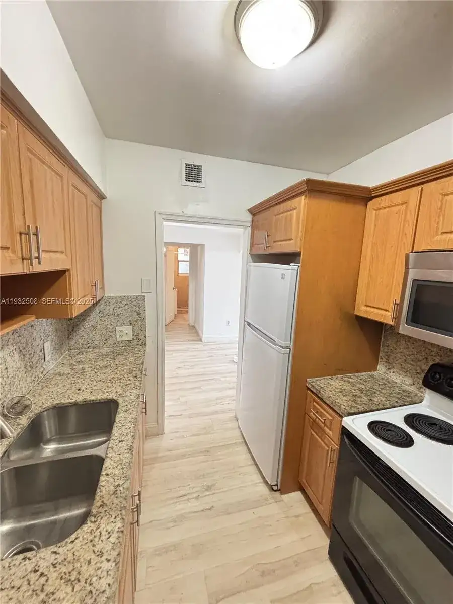 3031 NW 15th St # 0, Miami FL 33125 photo 5