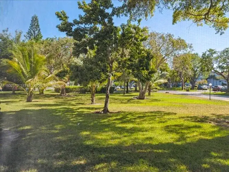 103 Royal Park Dr # 1G, Oakland Park FL 33309 photo 5