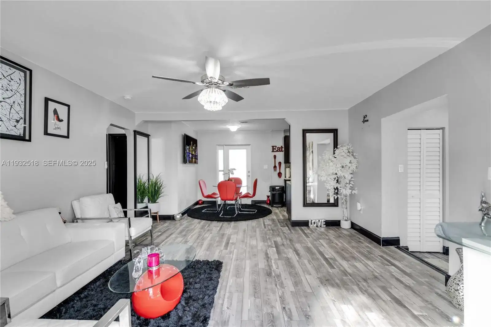 9402 NW 2nd Pl, Miami Shores FL 33150 photo 4