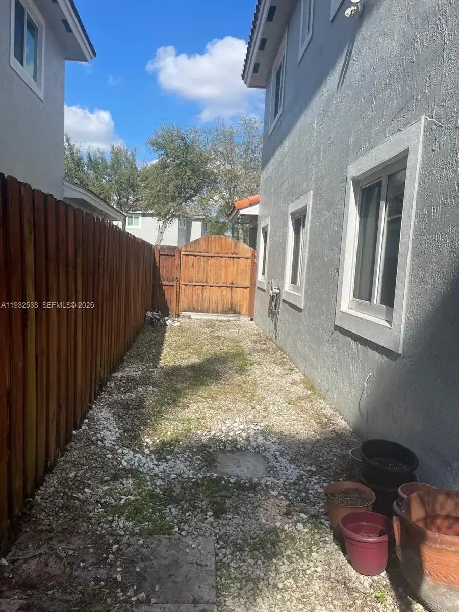 3134 NE 3rd Dr, Homestead FL 33033 photo 5