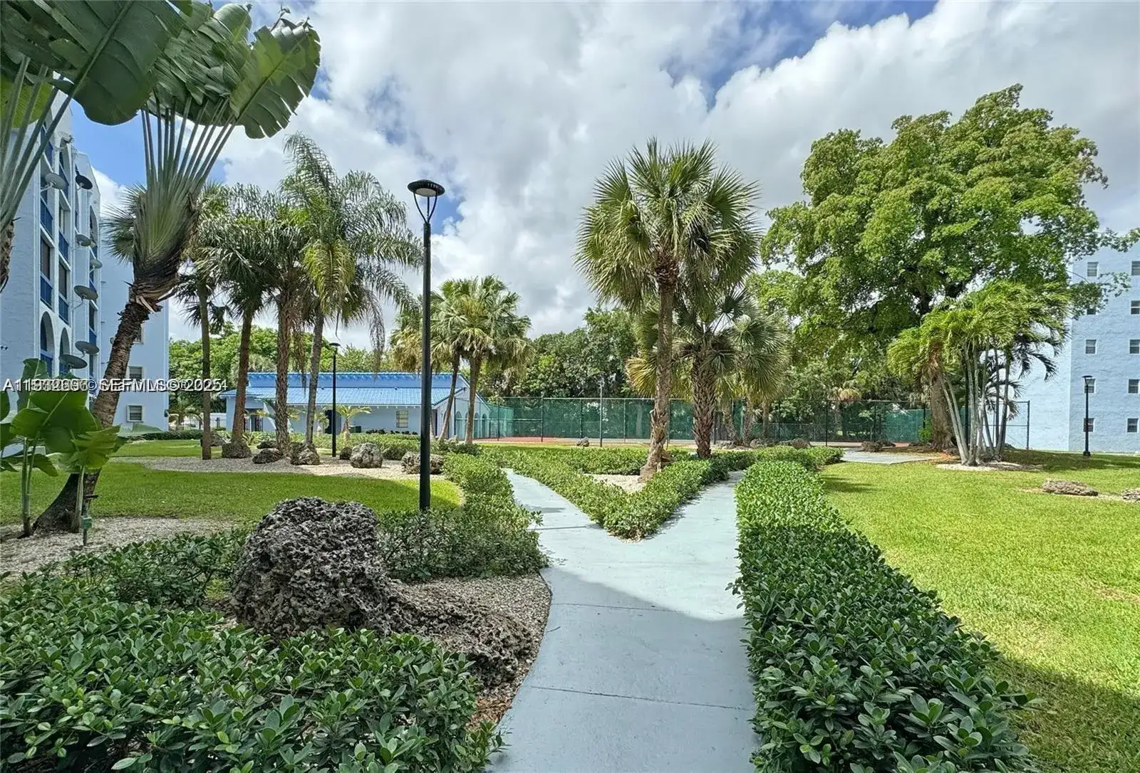 9460 Fontainebleau Blvd # 132, Miami FL 33172 photo 4
