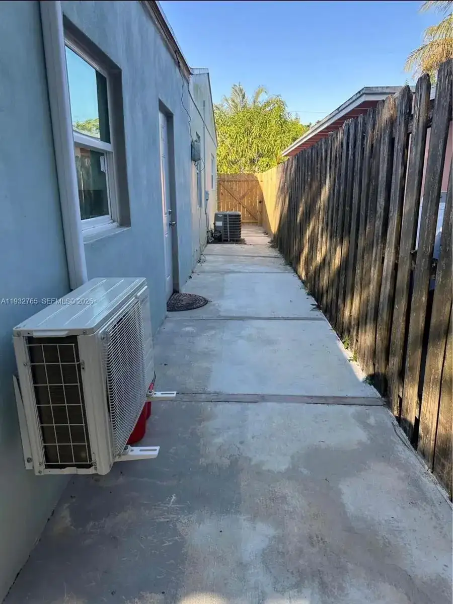 1023 NW 3rd Ave # 0, Homestead FL 33030 photo 3