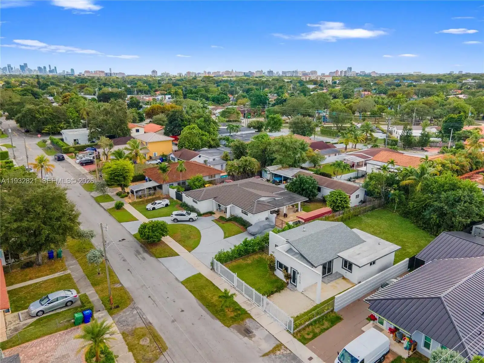 5658 SW 1st St, Miami FL 33134 photo 2
