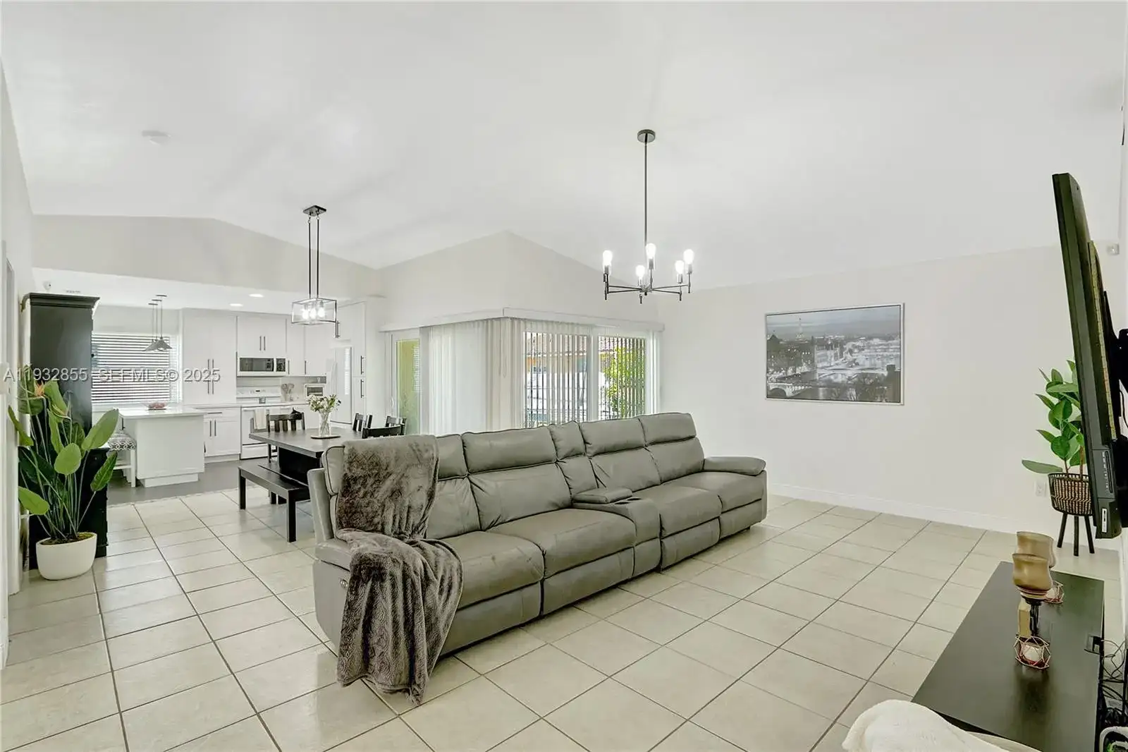 13217 SW 257th Ter, Homestead FL 33032 photo 4