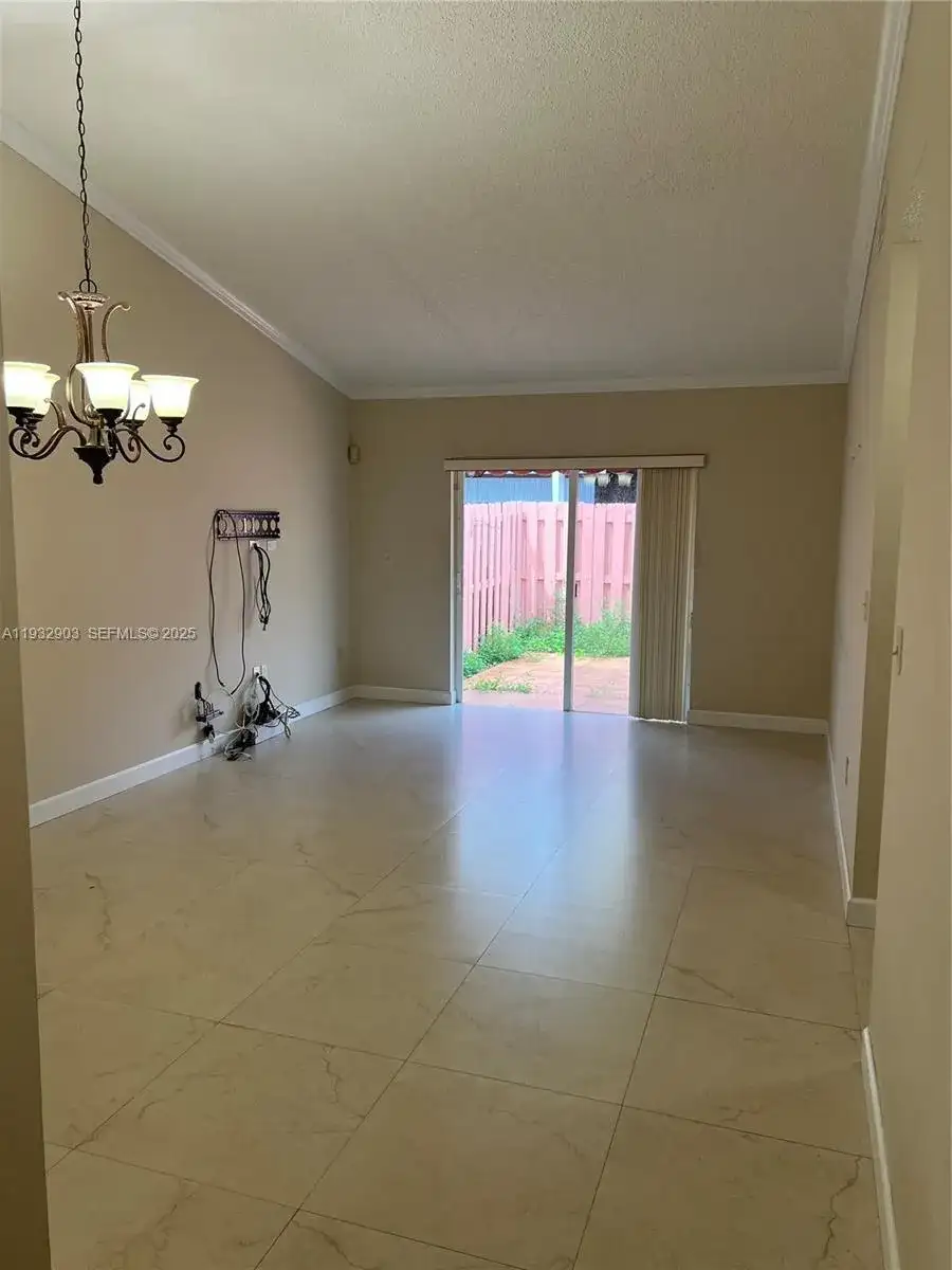 330 NW 114th Ave # 105, Sweetwater FL 33172 photo 3