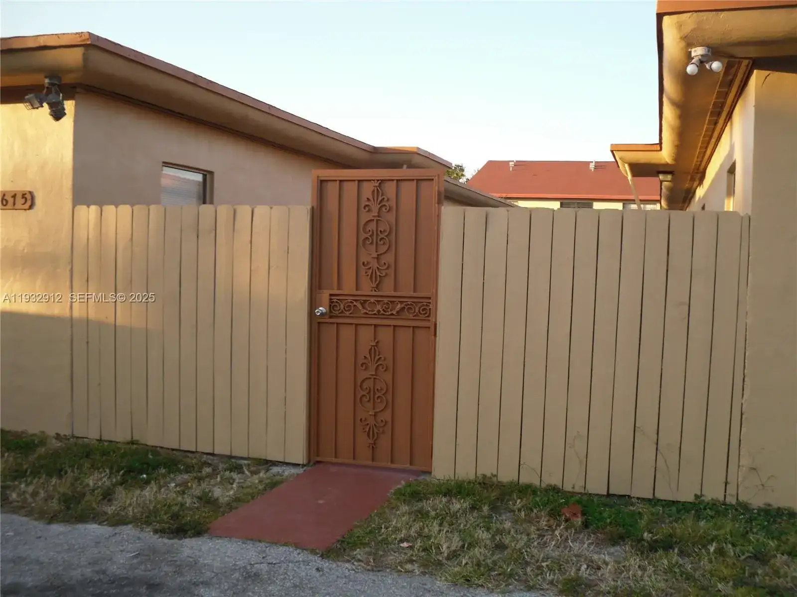 1675 NE 150th St # 3, Miami FL 33181 photo 2