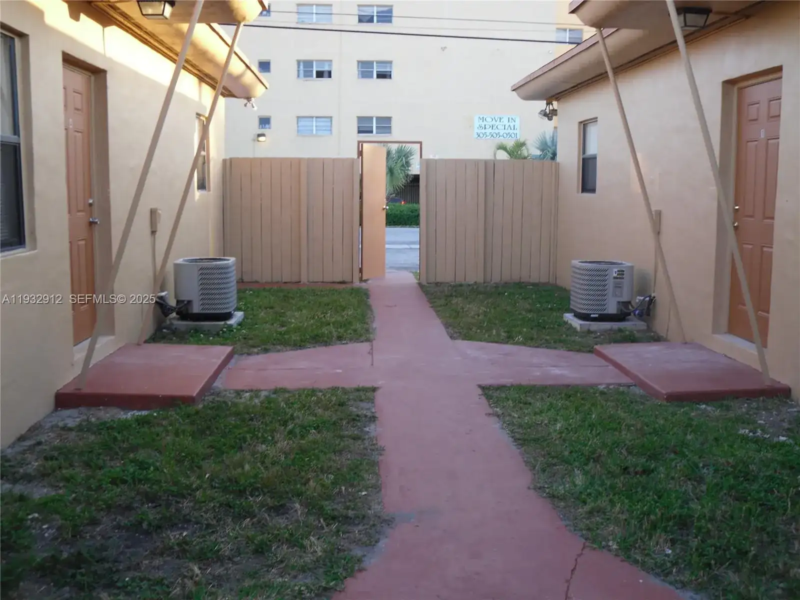 1675 NE 150th St # 3, Miami FL 33181 photo 3