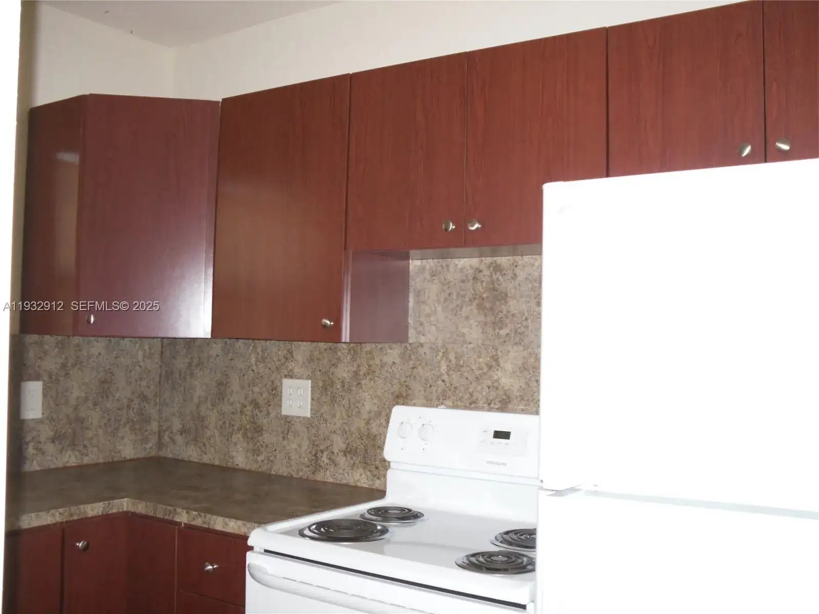 1675 NE 150th St # 3, Miami FL 33181 photo 4