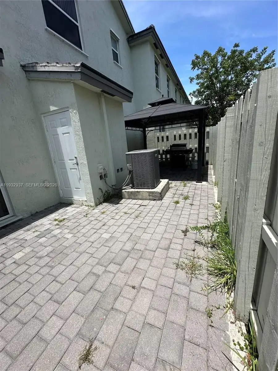 133 SE 28th Ter # 8, Homestead FL 33033 photo 5