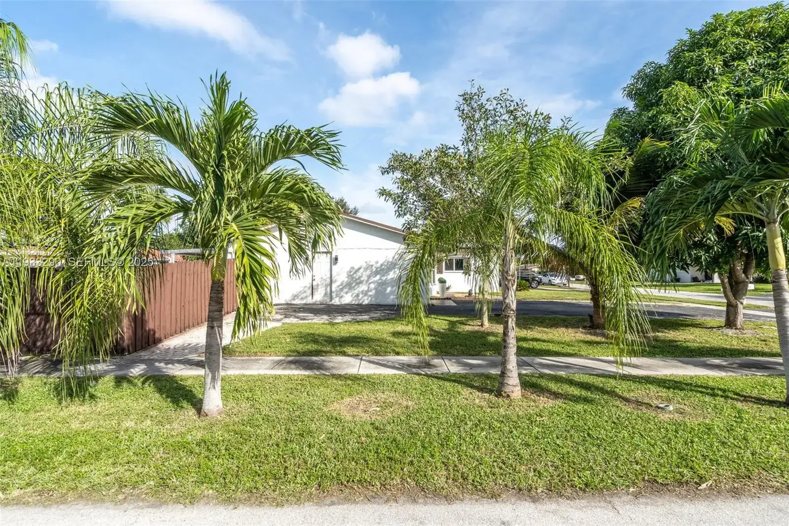 6841 NW 7th Ct, Margate FL 33063 photo 3
