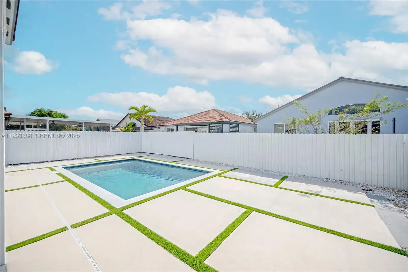 15486 SW 23rd Ln, Miami FL 33185 photo 5