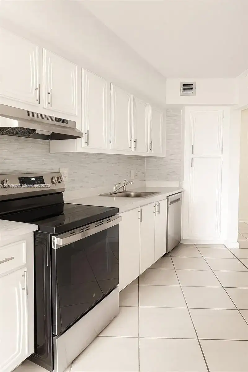 6921 Environ Blvd # 6R, Lauderhill FL 33319 photo 3