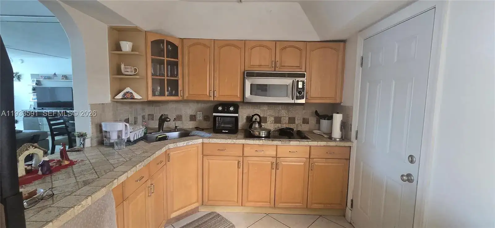 18900 NE 14th Ave # D105, Miami FL 33179 photo 4
