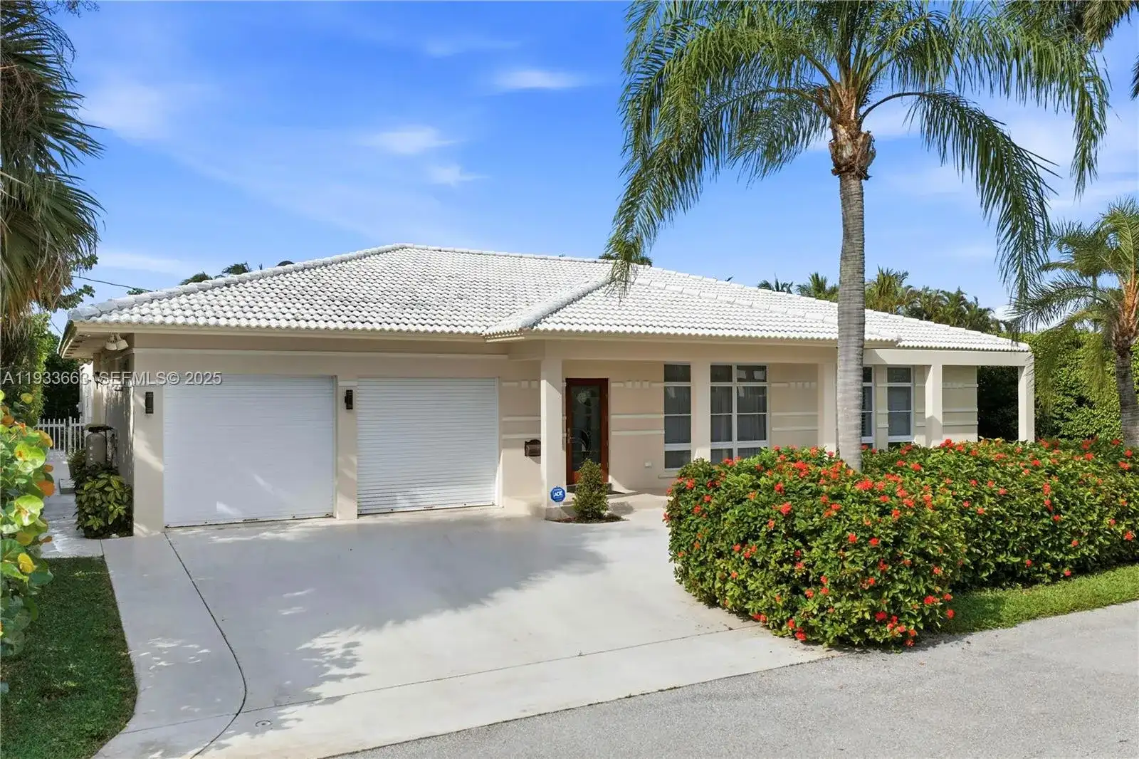 2607 Holy Cross Ln, Lake Worth FL 33460 photo 2