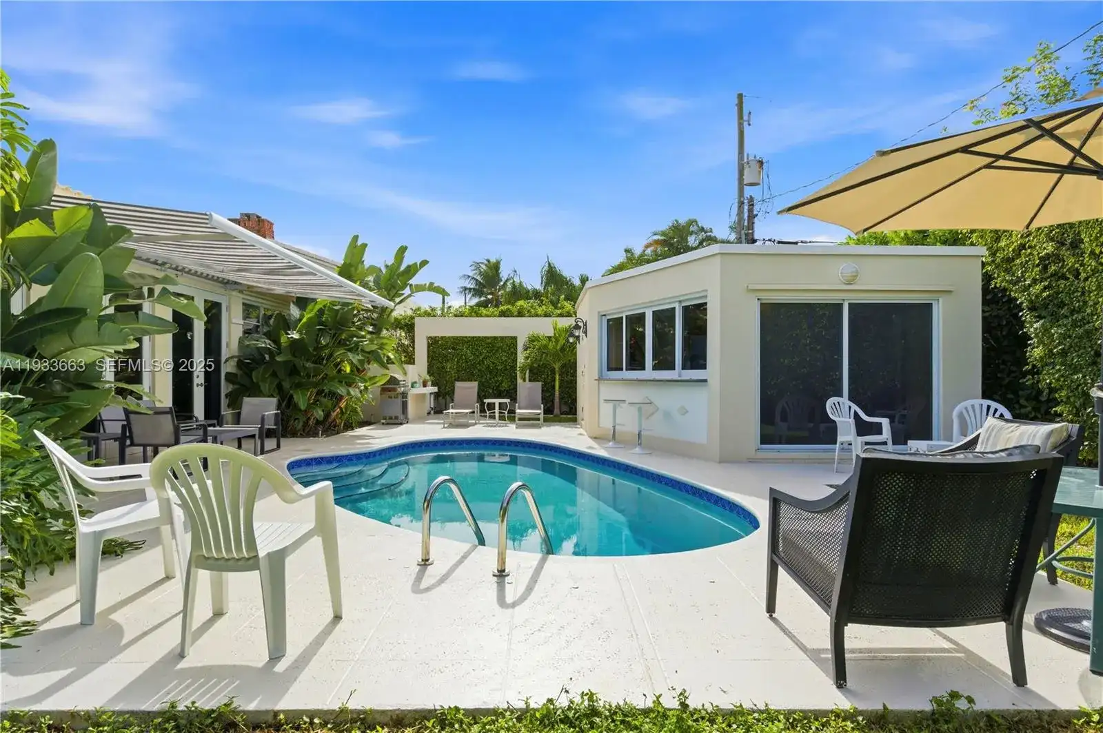 2607 Holy Cross Ln, Lake Worth FL 33460 photo 5
