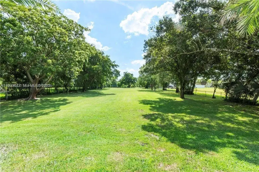 224 E Acre Dr, Plantation FL 33317 photo 4