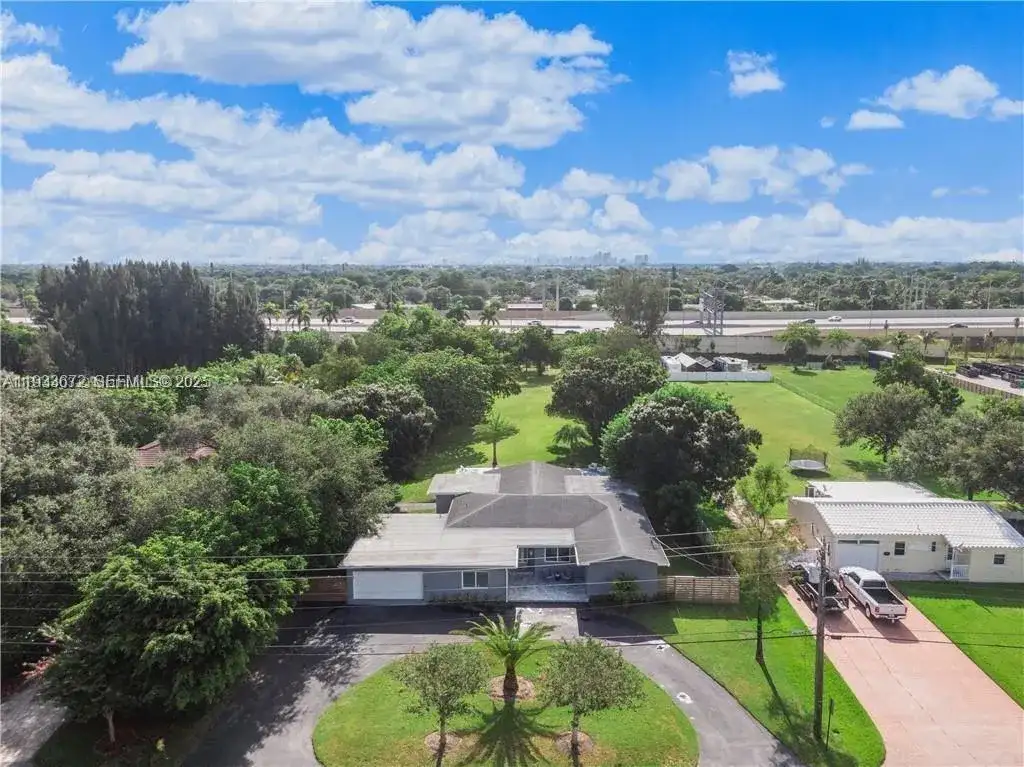 224 E Acre Dr, Plantation FL 33317 photo 5