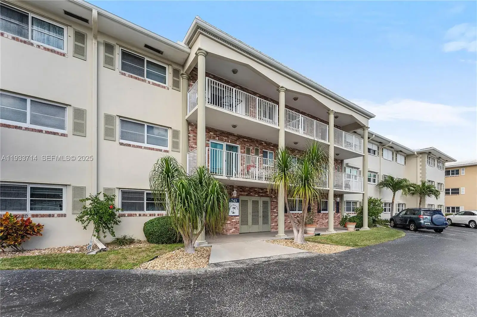 743 N Riverside Dr # 5C, Pompano Beach FL 33062 photo 2