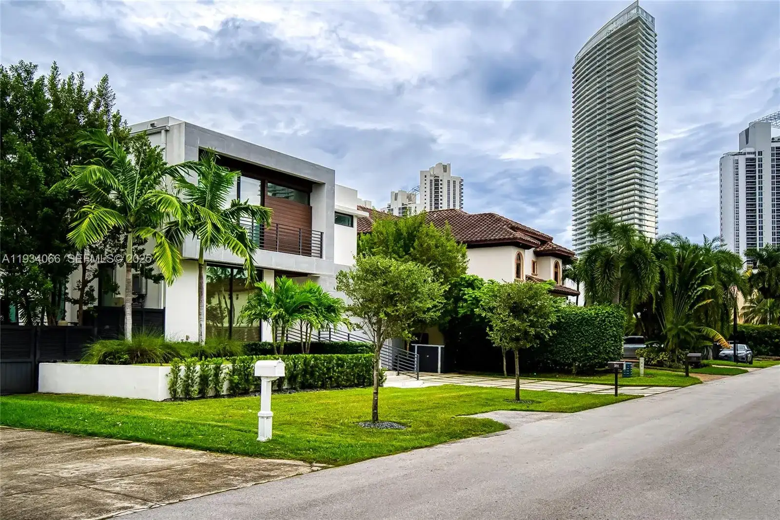 311 SE 189th St., Sunny Isles Beach FL 33160 photo 4