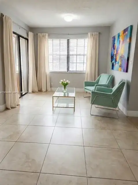 8951 W Sunrise Blvd, Plantation FL 33322 photo 3
