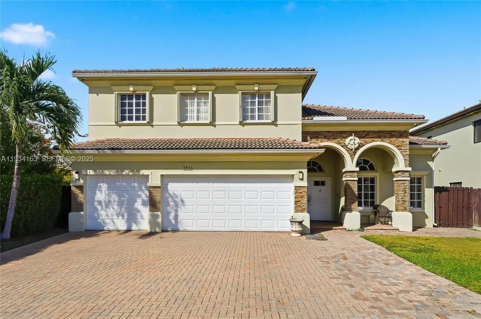 3561 NE 11th Dr, Homestead FL 33033 photo 3