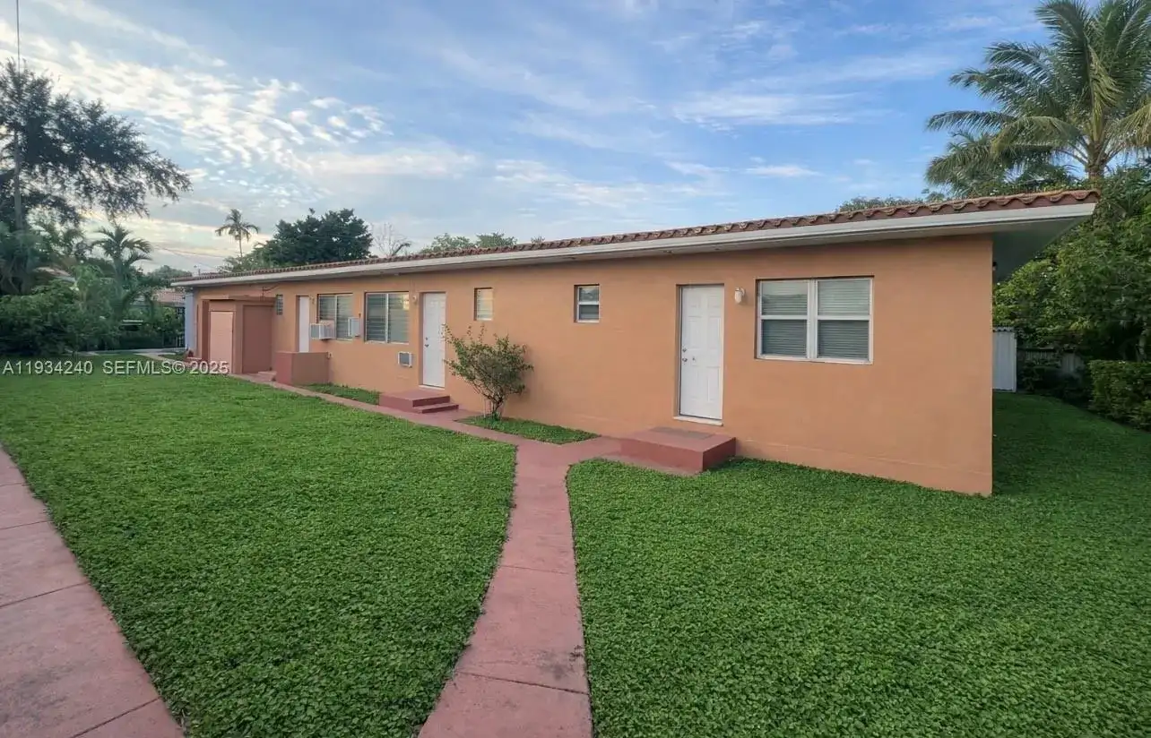 3080 SW 1st St, Miami FL 33135 photo 2