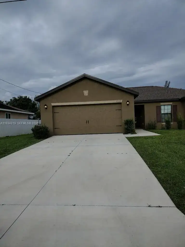 2709 SW 18th Ave, Cape Coral FL 33914 photo 2