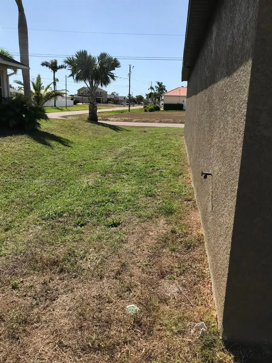 2709 SW 18th Ave, Cape Coral FL 33914 photo 5