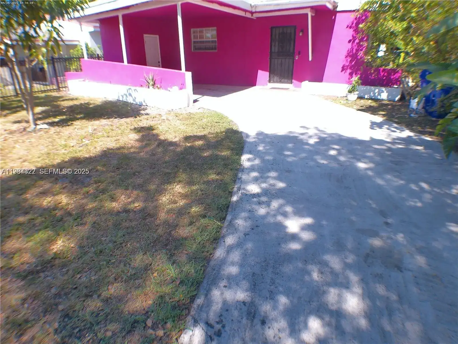 15775 NE 13th Ave, North Miami Beach FL 33162 photo 2