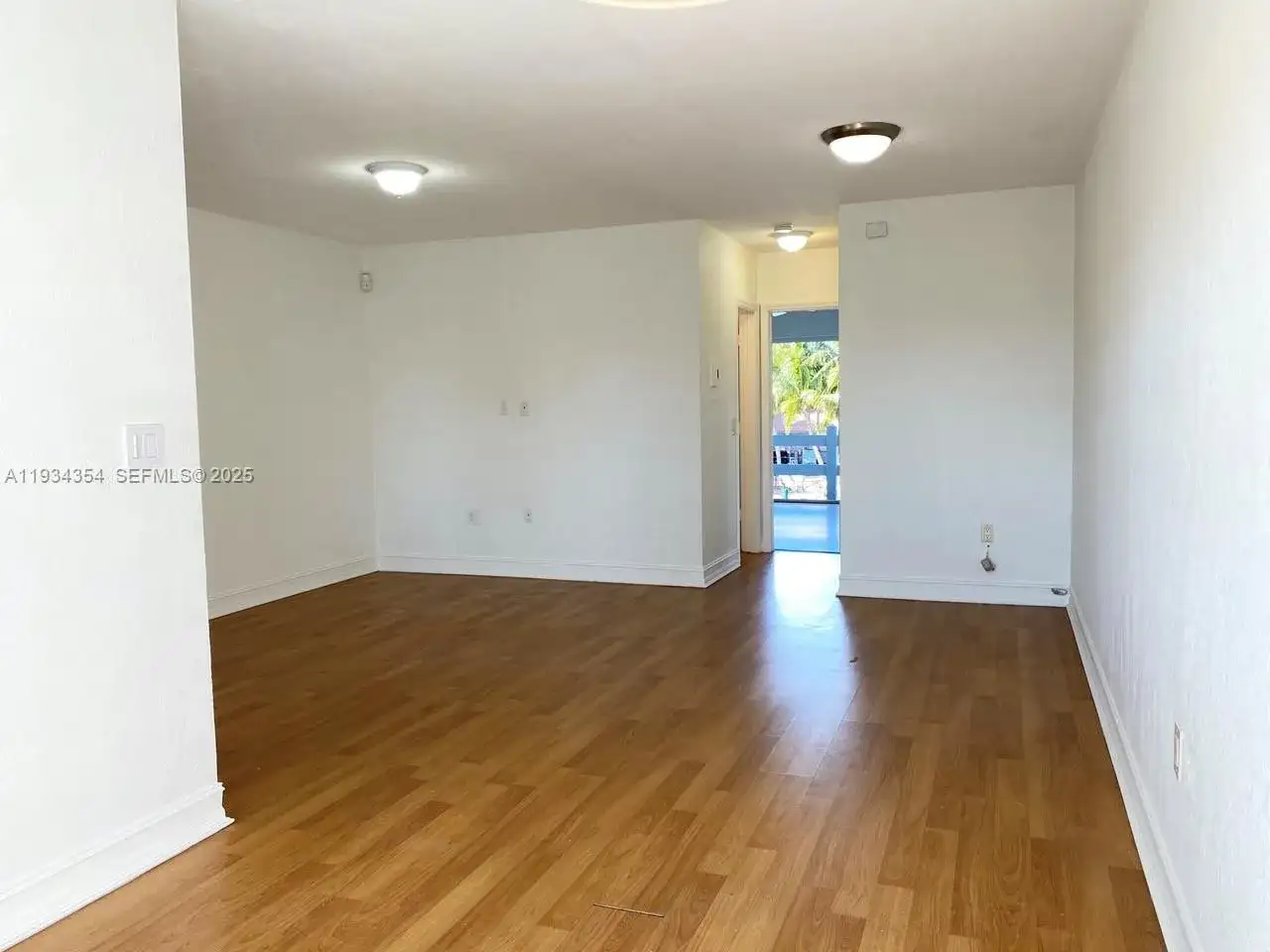 2185 NE 123rd St # 204, North Miami FL 33181 photo 2