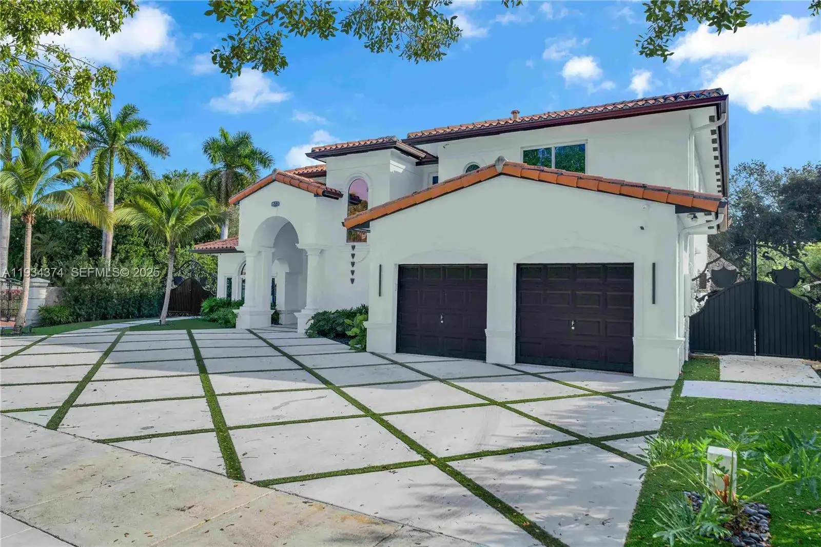 15721 NW 79th Ct, Miami Lakes FL 33016 photo 3