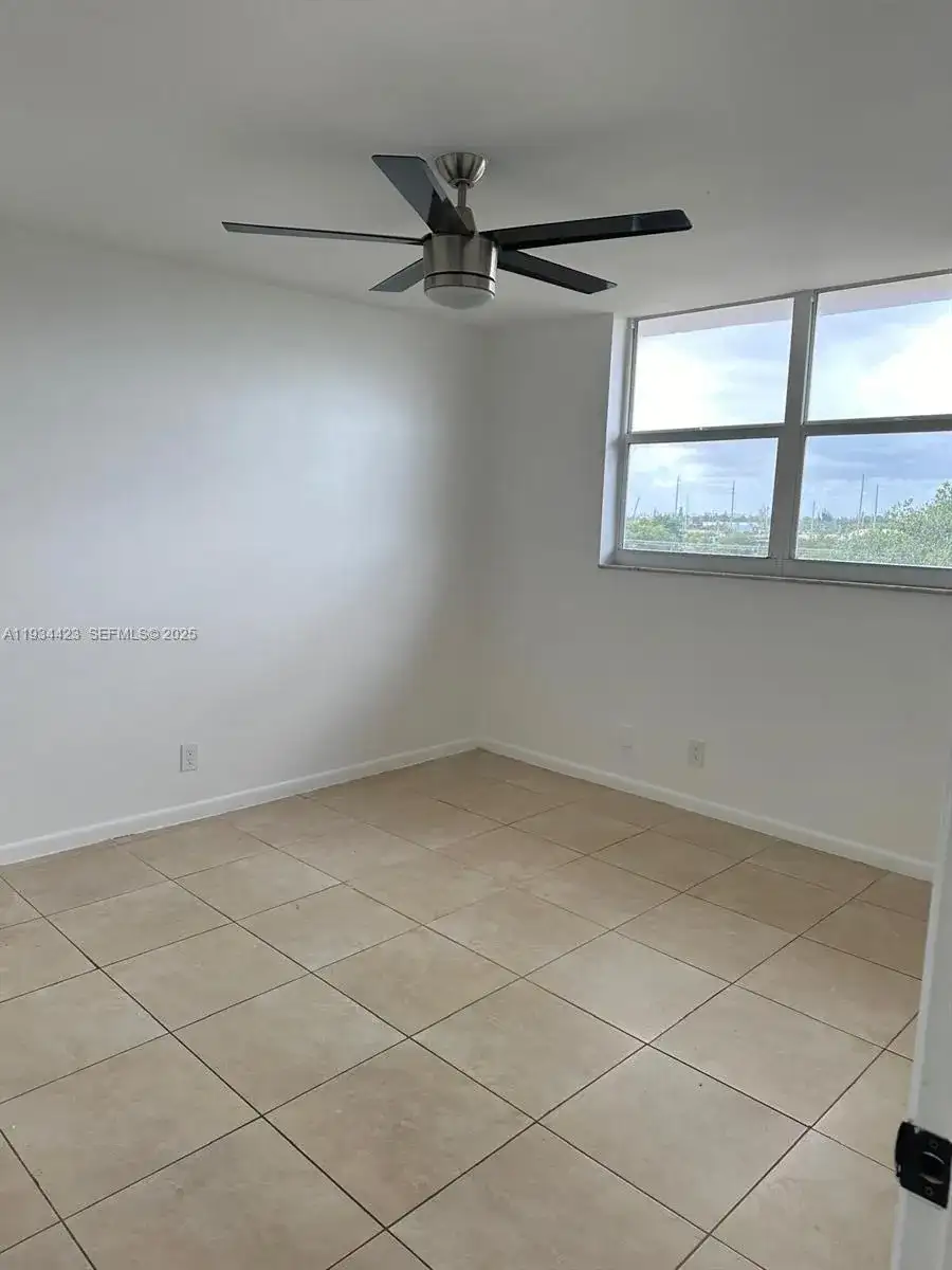 1830 Dixieanna St # 606, Hollywood FL 33020 photo 3