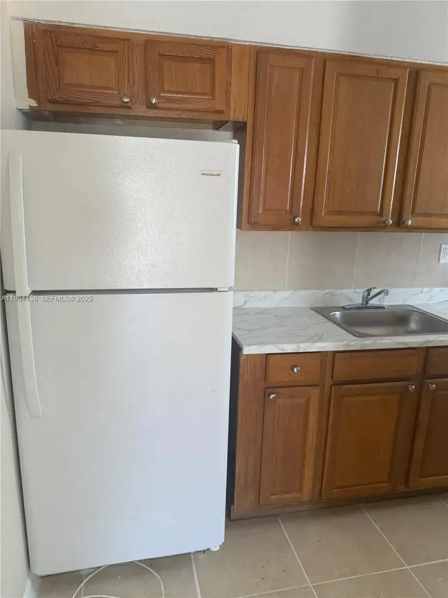 621 SW 15th Ave # 4, Miami FL 33135 photo 4