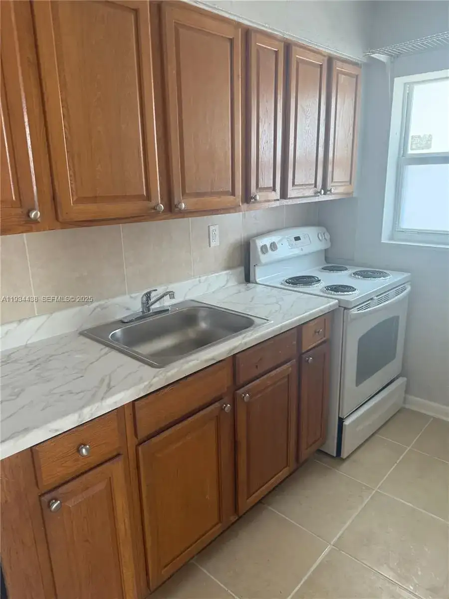 621 SW 15th Ave # 4, Miami FL 33135 photo 5