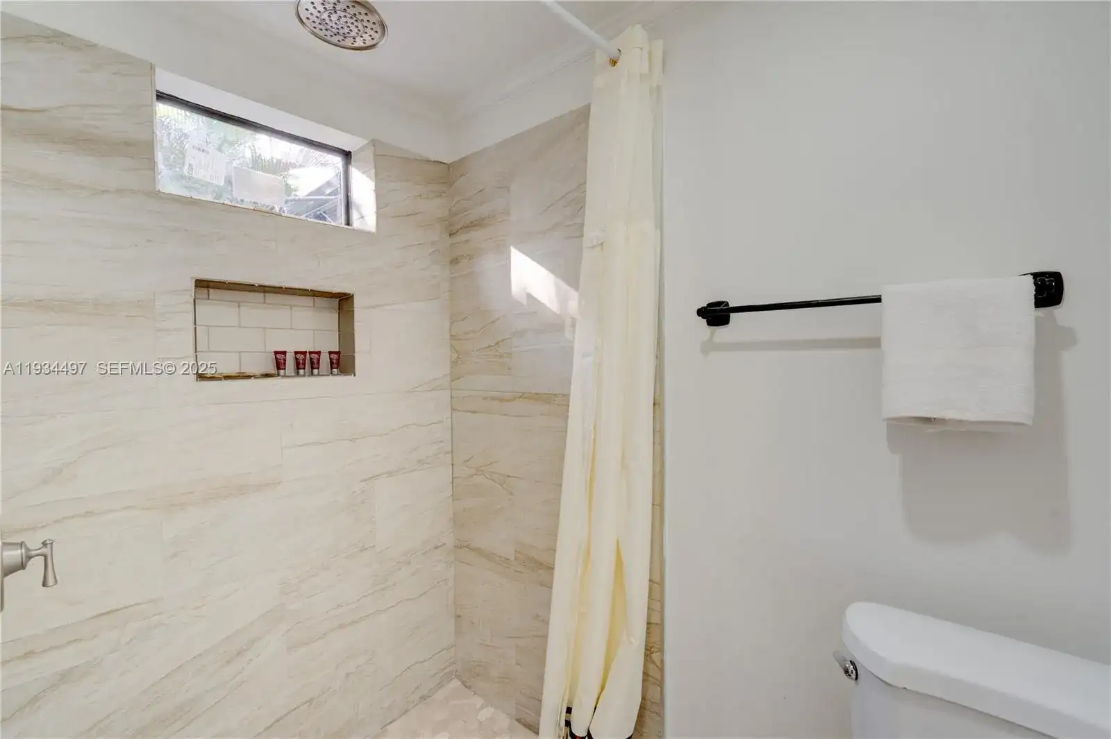 347 NE 110th St, Miami FL 33161 photo 2