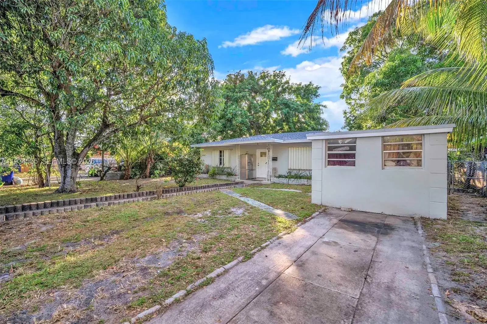16234 NE 9th Ct, North Miami Beach FL 33162 photo 4