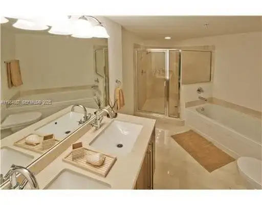 1111 SW 1st Ave, Miami FL 33130 photo 2