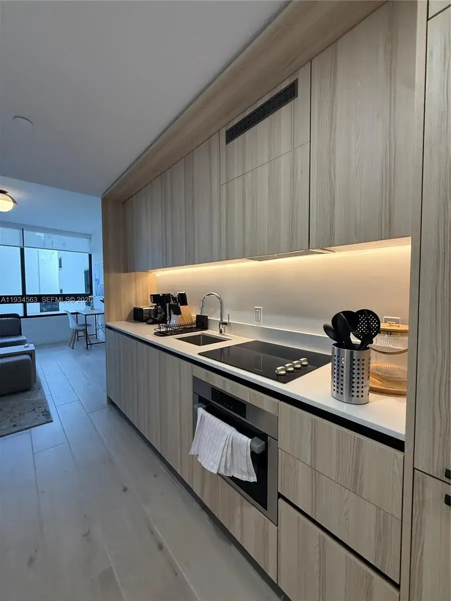 225 N Miami ave # 501, Miami FL 33128 photo 3