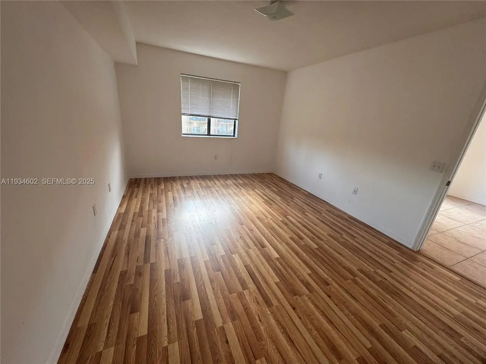 9340 Fontainebleau Blvd # W310, Miami FL 33172 photo 2