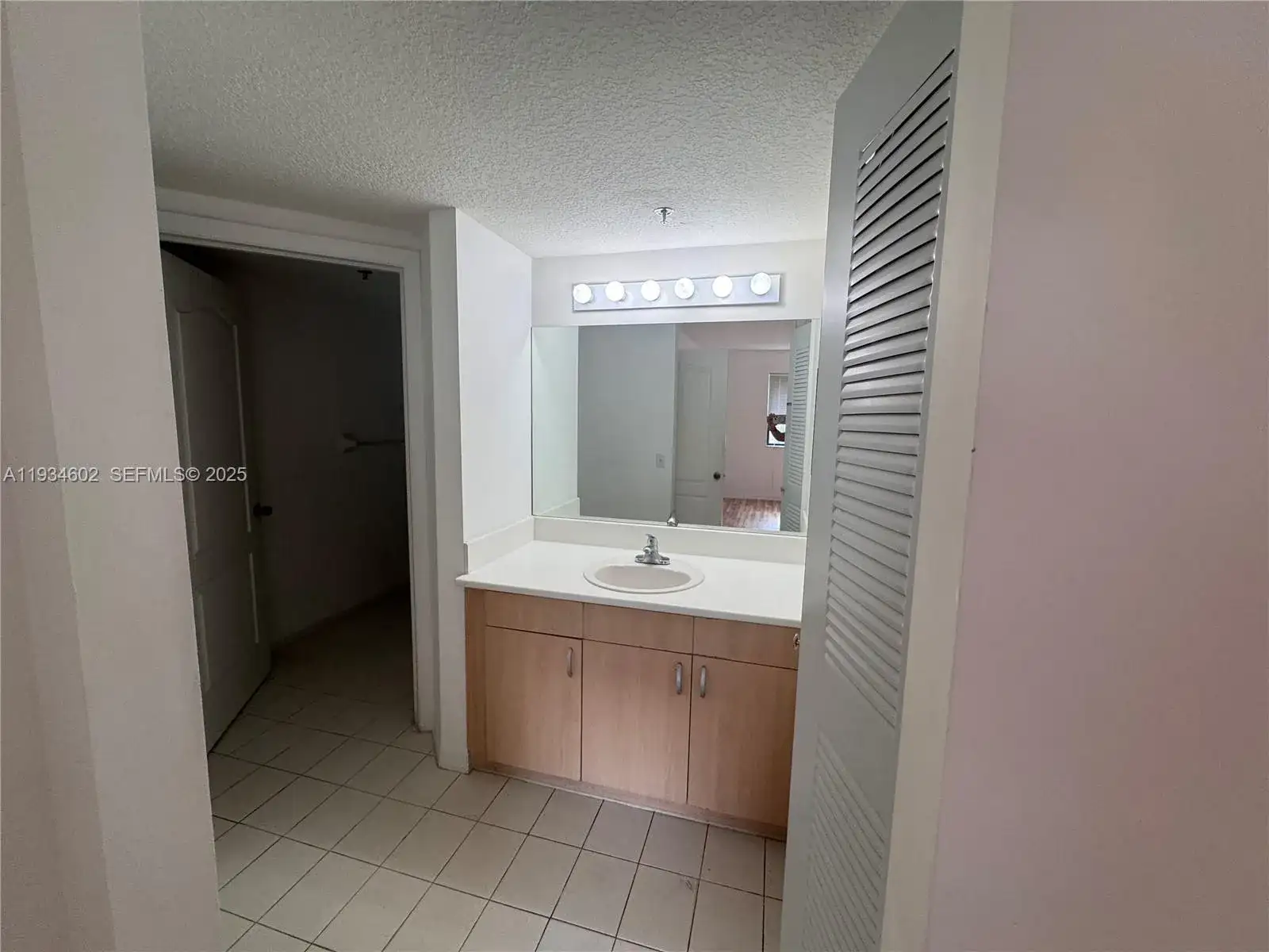 9340 Fontainebleau Blvd # W310, Miami FL 33172 photo 5