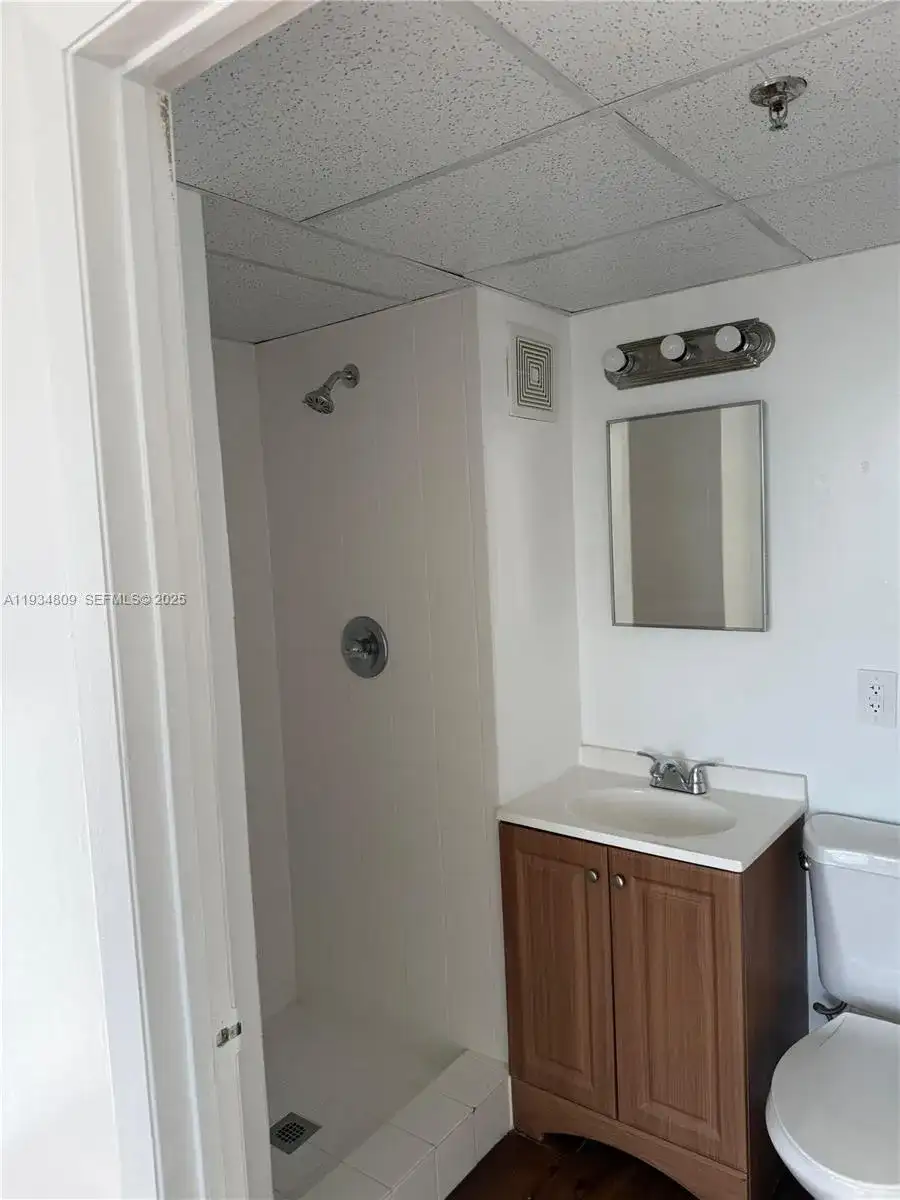800 Washington Ave # 906, Miami Beach FL 33139 photo 3