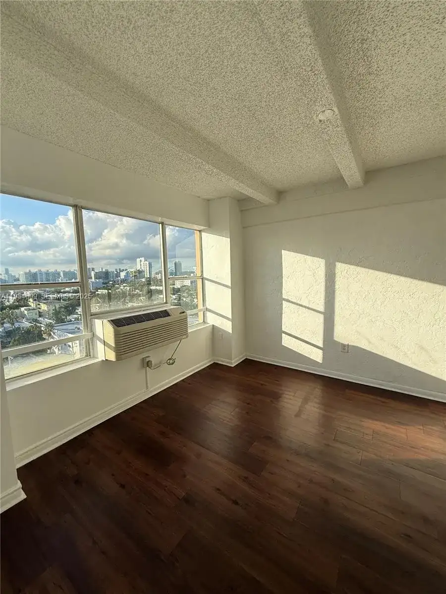 800 Washington Ave # 906, Miami Beach FL 33139 photo 4
