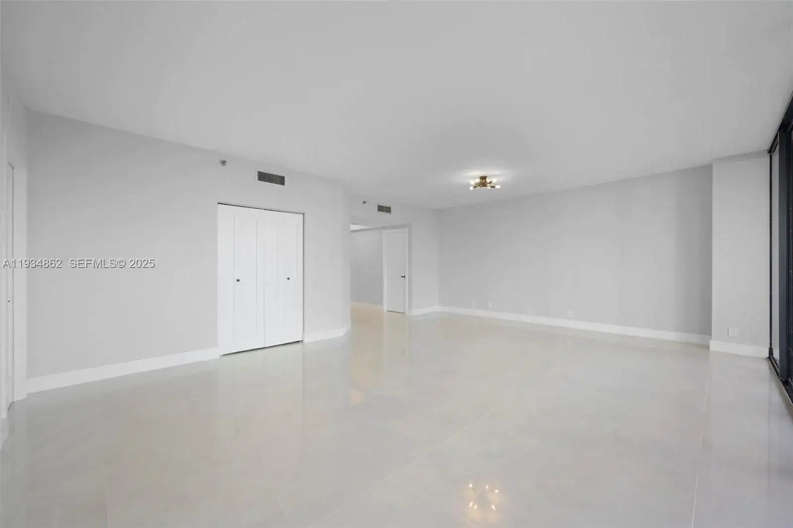 20281 E Country Club Dr # 501, Aventura FL 33180 photo 3