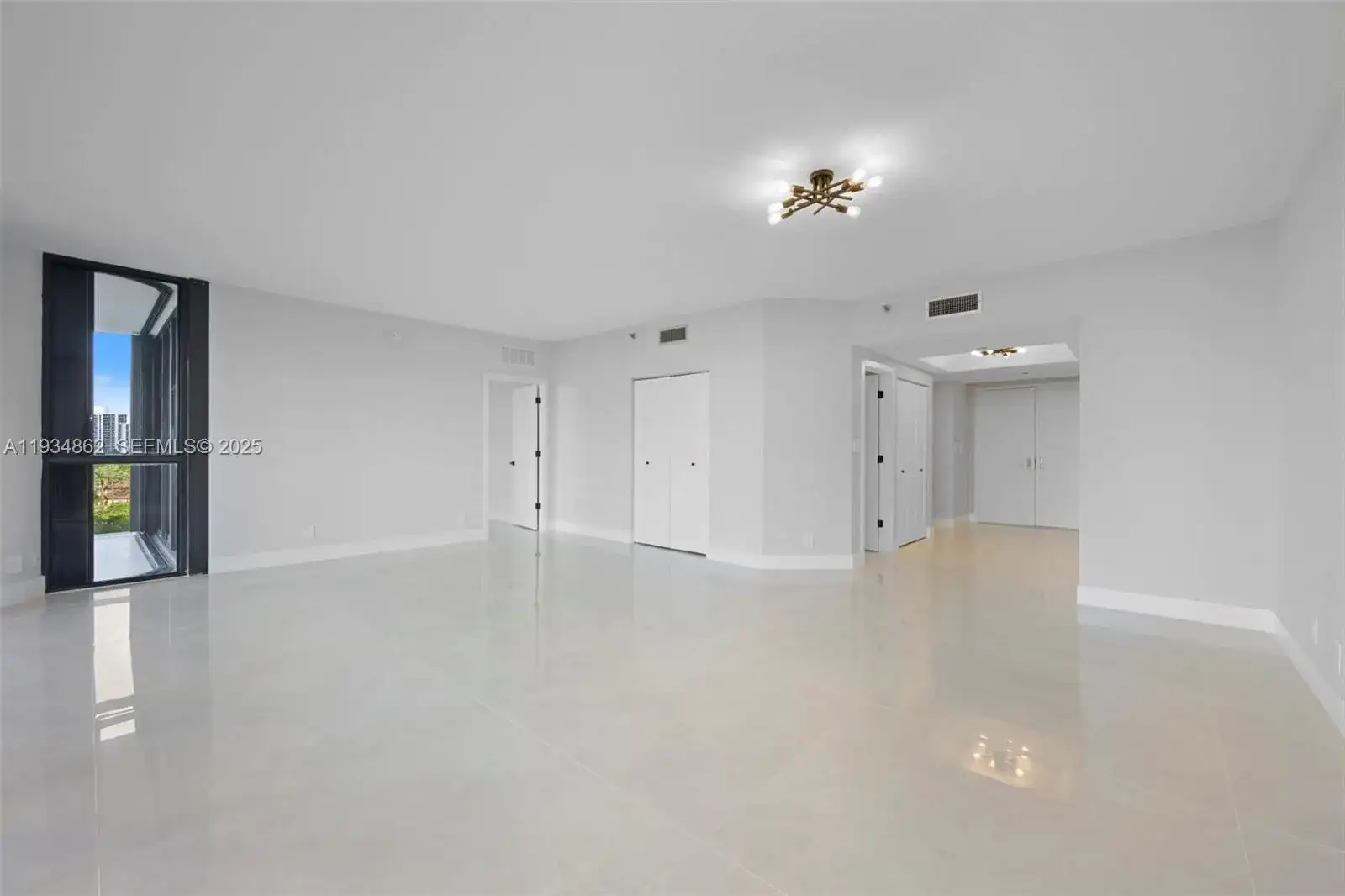 20281 E Country Club Dr # 501, Aventura FL 33180 photo 4