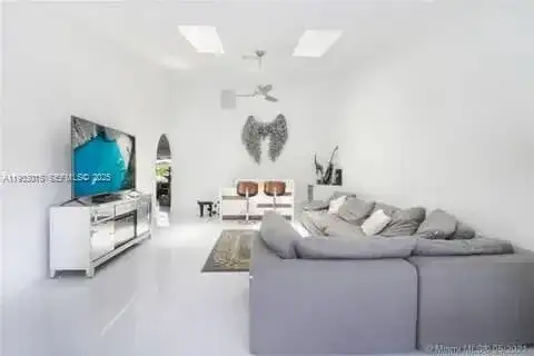 270 SE 7th St # 270, Dania Beach FL 33004 photo 2