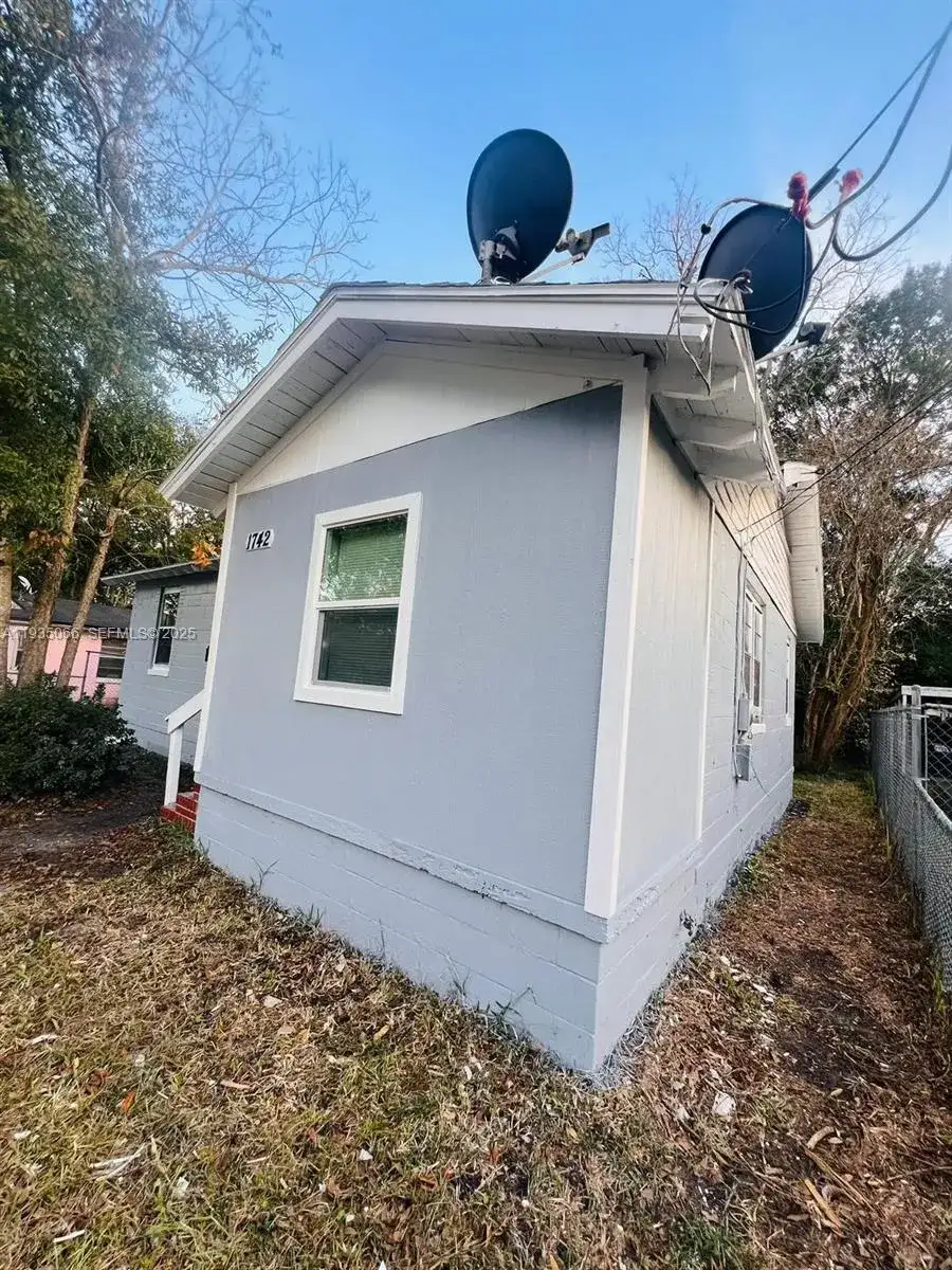 1742 W, Jacksonville FL 32209 photo 4