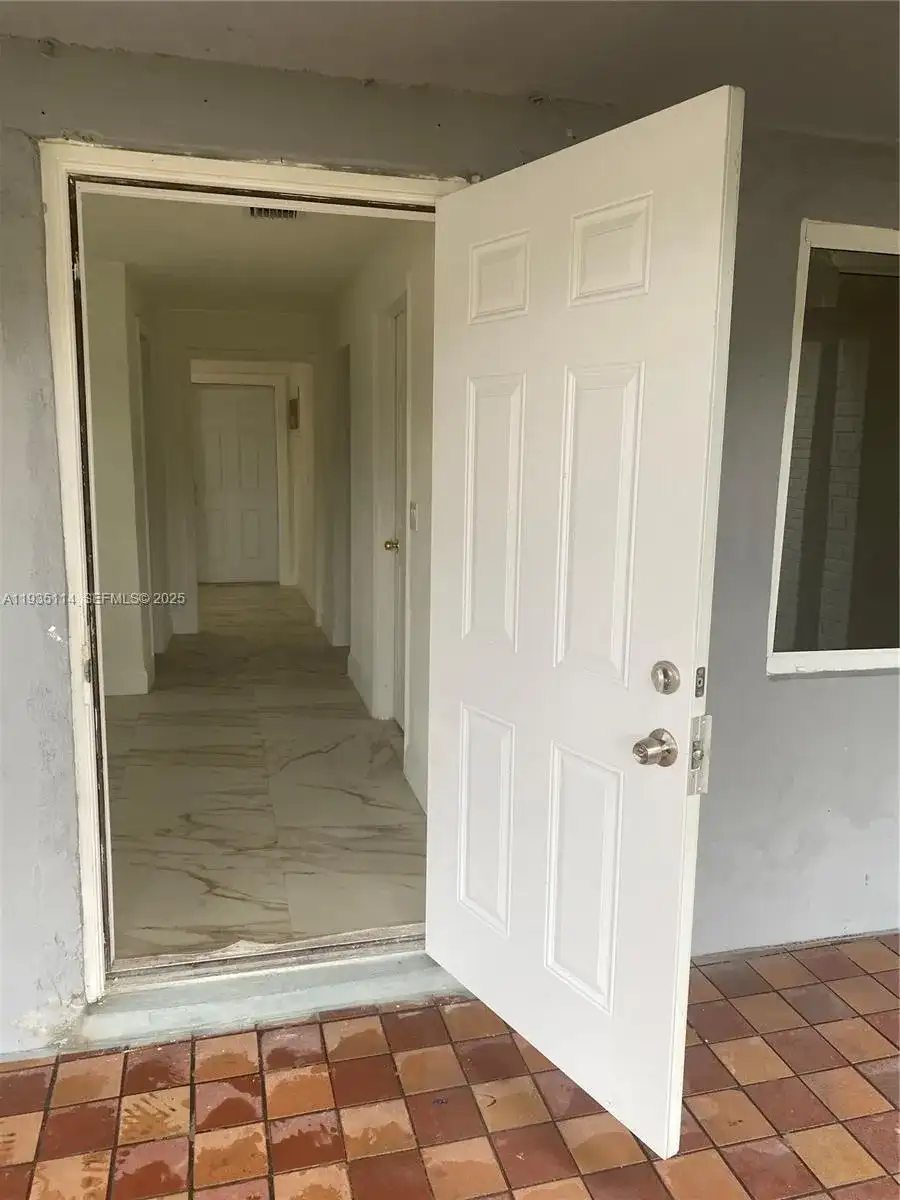 2122 NW 5th St, Pompano Beach FL 33069 photo 2