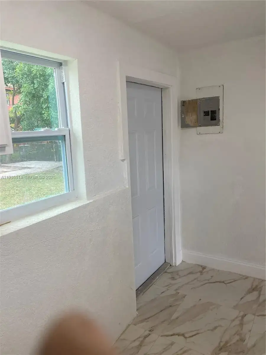 2122 NW 5th St, Pompano Beach FL 33069 photo 3