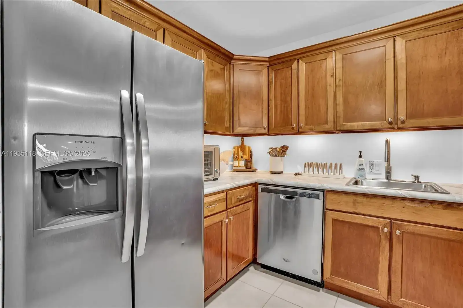 3675 N Country Club Dr # 410, Aventura FL 33180 photo 5