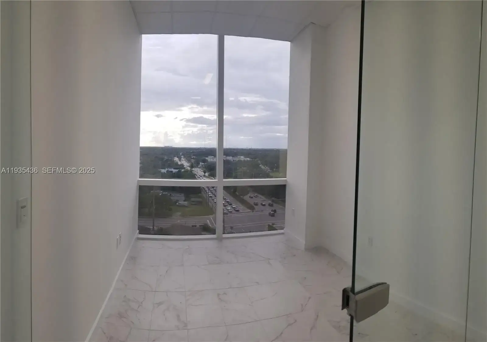 20200 W Dixie Hwy 901 Hwy, Miami FL 33180 photo 5